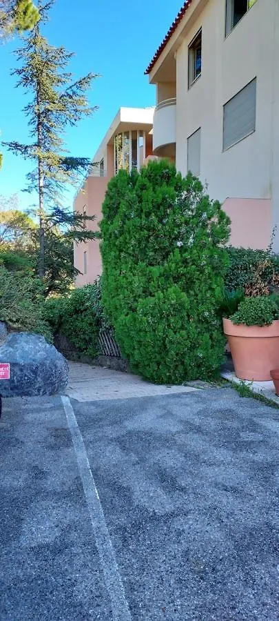 Chambre Lit 2 Personnes Dans Appartement Du Logeur Mandelieu Séjour chez l'habitant